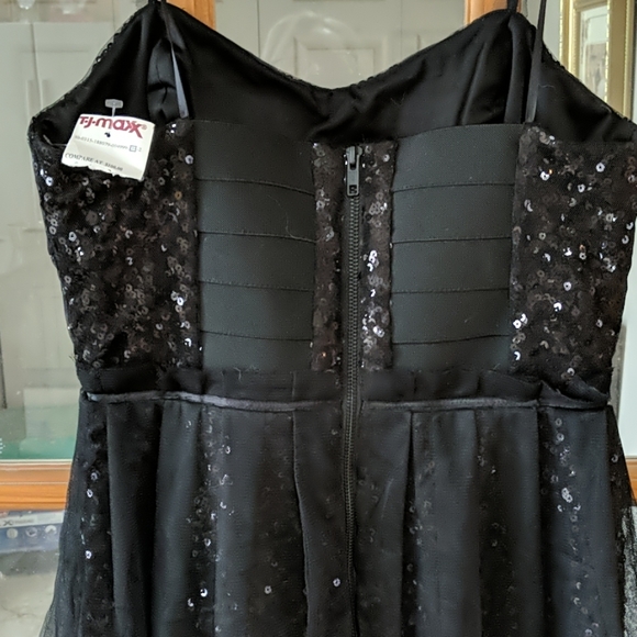 Black sequen homecoming dress & bag - Picture 3 of 16